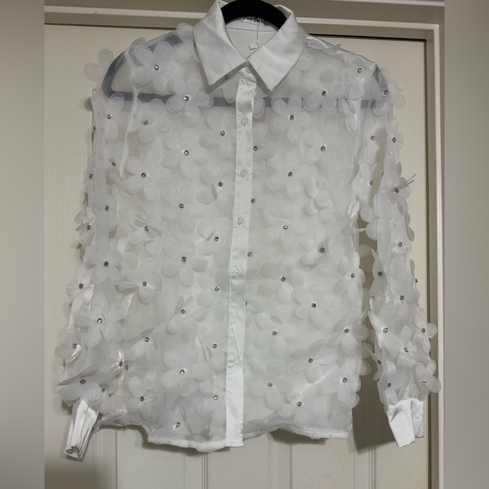 Elegant White Floral Women’s Blouse